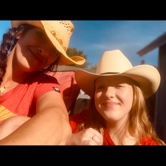 Meet your Posher, Maria - Picture 1 of 2